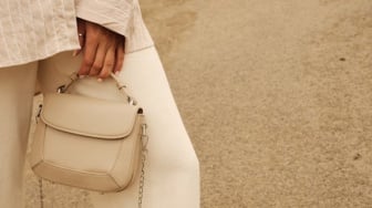 Gak Usah Bingung, 5 Sling Bag Cewek Ini Bikin Tampilanmu Auto Stylish
