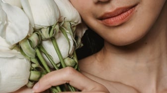 7 Lipstik Lokal Warna Nude yang Tidak Pucat dan Tahan Lama untuk Pekerja