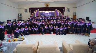 Mbak Cicha Wisuda Ribuan Lansia Dalam Program Selantang