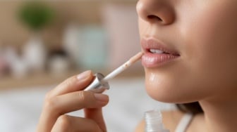 5 Rekomendasi Lip Serum Buat Cerahkan Bibir Hitam, Harga Cuma Rp50 Ribuan