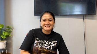 Lawan Fobia, Norma Cinta Pasrah Dikerubungi Ular di Lokasi Syuting Danyang Wingit Jumat Kliwon