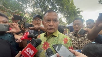 Wamenkopolkam Ungkap Fakta Baru Temuan Senpi di Ledakan Masjid SMA 72: Senjata Mainan!