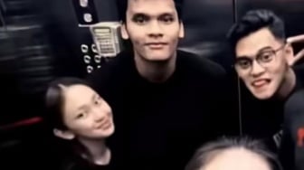 Beredar Potret Jule Tak Berhijab Bareng Selingkuhan Usai Dicerai Na Daehoon, Caption-nya New Janda