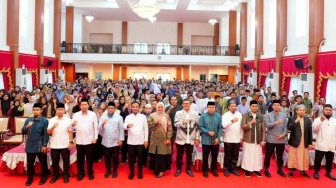 Gubernur Sulsel Dorong Guru Agama Profesional dan Ajarkan Anak Cinta Al-Quran