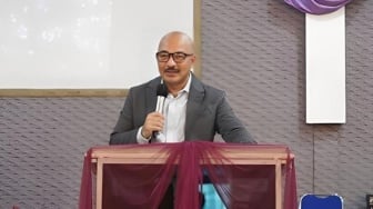 Terpopuler: Profil Hakim Khamozaro Waruwu hingga Ide Outfit Hari Pahlawan untuk di Kantor