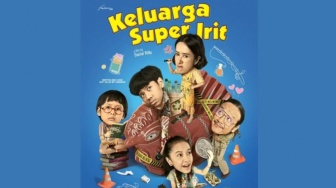 Belajar Hidup Sederhana Lewat Film Keluarga Super Irit