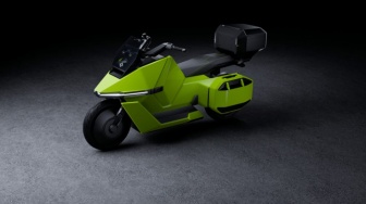 Spesifikasi dan Harga Omo X, Motor Listrik Pintar yang Bisa Jalan Sendiri