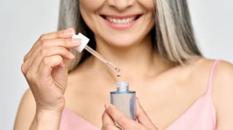 3 Serum Peptide untuk Mengencangkan Kulit Wanita Usia 40 Tahun, Setop Tanda Penuaan Dini!