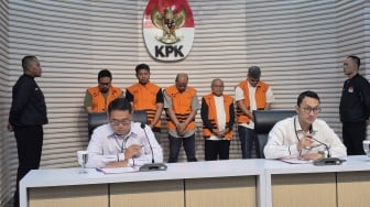 KPK Tahan 5 Pengusaha yang Diduga Suap Eks Bupati Situbondo Karna Suswandi, Ini Nama-namanya