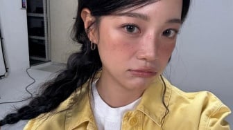 Anti-Monoton! 4 Padu Padan Outfit Layering ala Kim Se Jeong yang Effortless