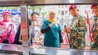 HUT ke-80 TNI AL, Gubernur Khofifah: Korps Marinir Jadi Penjaga Kedaulatan Laut Indonesia