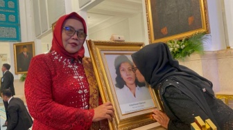 Marsinah Resmi Dianugerahi Gelar Pahlawan Nasional pada Hari Pahlawan 2025