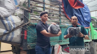 Polda Jateng Sita Ribuan Sandal dan Tas Bermerek Eiger Palsu di Solo