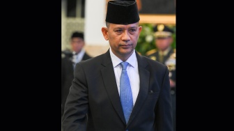 Amarulla Octavian bersiap dilantik menjadi Wakil Kepala Badan Riset dan Inovasi Nasional (BRIN) oleh Presiden Prabowo Subianto di Istana Negara, Jakarta, Senin (10/11/2025). [ANTARA FOTO/Hafidz Mubarak A/bar]