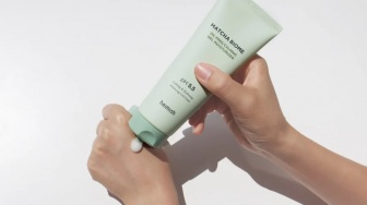 4 Pelembap Berlabel Oil-Free untuk Kamu yang Ingin Lawan Kilap di Zona T Wajah