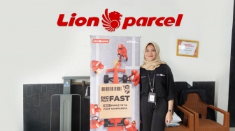 Sambil Kuliah, Anak Muda Palembang Raup Ratusan Juta dari Agen Lion Parcel