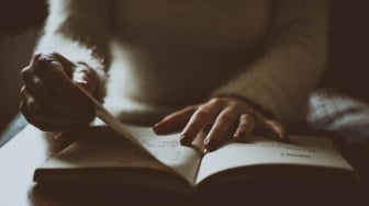 4 Rekomendasi Novel Thriller Indonesia dengan Alur Cerita yang Menegangkan!