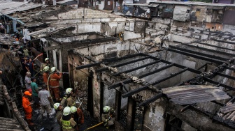 Api Lahap Pemukiman Padat Penduduk di Tambora