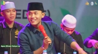 Gus Elham Yahya Keturunan Mana? Dikecam Usai Viral Cium Anak Kecil di Acara Dakwah