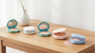 5 Pilihan Bedak Padat Wardah untuk Samarkan Garis Halus Usia 40-an, Harga Terjangkau