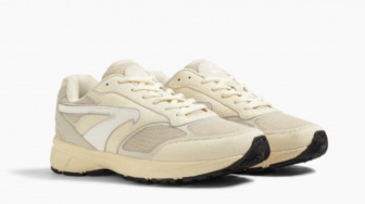 5 Rekomendasi Sepatu Lokal Senyaman New Balance untuk Jalan Kaki Jauh