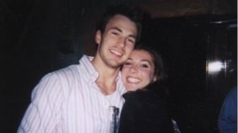 Tara Testa Digosipkan Jadi Selingkuhan Chris Evans