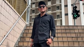 Viral Cium Anak Kecil, Gus Elham Yahya dari Pondok Pesantren Mana?