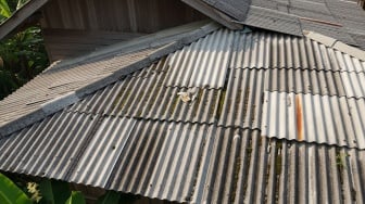 Atap Asbes Bisa Picu Kanker, Ini 5 Alternatif Lain yang Lebih Aman dan Awet