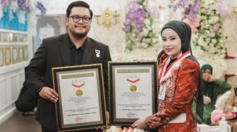 Dari Klinik Rumahan ke Rekor Nasional: dr. Ayu Raih Dua MURI Sekaligus di Hari Kesehatan Nasional