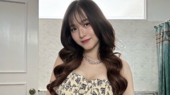 Tak Malu Tunjukkan Stretchmark saat Foto Maternity, Nita Vior Tuai Pujian