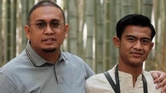 Pamer Jersey dari Pratama Arhan, Andre Rosiade Isyaratkan Hubungan Baik?