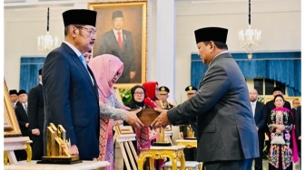 Ketika Penghargaan Jadi Alat Propaganda: Negara Harus Tahu Batasnya