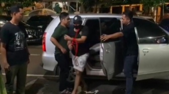 Akal Bulus Pasutri Polisi Gadungan: Pura-pura Istri Pendarahan, Mobil Sopir Online Lenyap