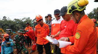 Percepat Penanganan, Gubernur Ahmad Luthfi Cek Lokasi Tanah Longsor Cibeunying Cilacap