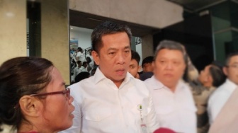 Ulah Camat di Karawang Diduga Tipu Warga Rp1,2 Miliar Modus Jual Rumah, Bupati Aep Syaepuloh Murka