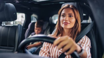 5 Mobil Bekas Kecil untuk Pemula Ibu Muda, Cocok Buat Antar Jemput Anak Sekolah