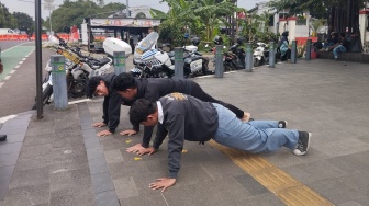 Melawan Arus hingga Bonceng Tiga, Pelajar di Bogor Kena Hukuman Fisik 150 Kali Push Up