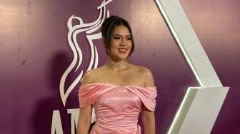 Pidato Mengharukan Raisa di AMI Awards 2025, Persembahkan Piala Buat Anak Hingga Vidi Aldiano