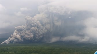 Gunung Semeru Meletus, Kolom Abu Capai 2.000 Meter!