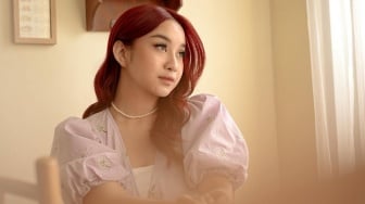 Putri Adi Bing Slamet Rilis Lagu Toxic Relationship, Key Bings Ngaku Deg-degan Dihadiri Kakak