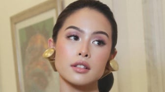 Berbentuk Kupu-kupu, Kebaya Maudy Ayunda di FFI Curi Perhatian