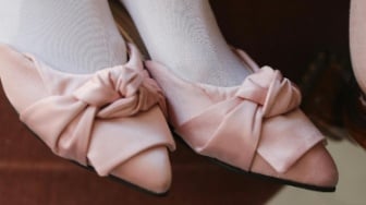 3 Flat Shoes di Bawah 200 Ribu yang Bikin Look Makin Chic