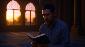 7 Manfaat Membaca Surat Yasin Setelah Maghrib, Penjelasannya Bikin Tentram Hati