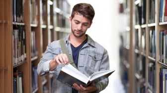 Mahasiswa Melek Literasi: Gerakan Kecil yang Bikin Dampak Besar