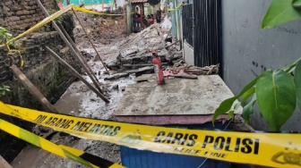 Detik-detik Tembok Sekolah di Palmerah Roboh: Udah Goyah, Lari Selamatkan Diri dari Api