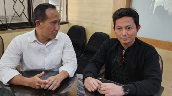 Keluarga Terkejut Dosen Untag Diam-diam Pindah KK: Ramah di Luar, Tertutup di Rumah