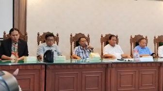 Kisah Cinta Terlarang Levi dengan Polisi, Dosen Senior Untag Pernah Memperingatkan: Hati-hati Ndug!