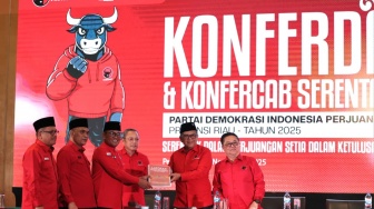 Hasto PDIP Tegaskan Rakyat Segala-galanya, Bukan Dana. Teladani Zohran Mamdani,