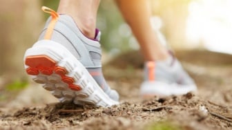 5 Sepatu Lari Paling Nyaman untuk Kaki Lebar dan Badan Gemuk, Harga Terjangkau