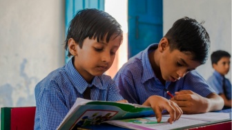 Bukan Sekadar Membaca: Kebijakan Resensi dan Literasi Kritis di Sekolah